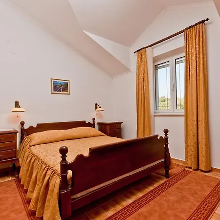 Apartment Barba Petra Dvori
