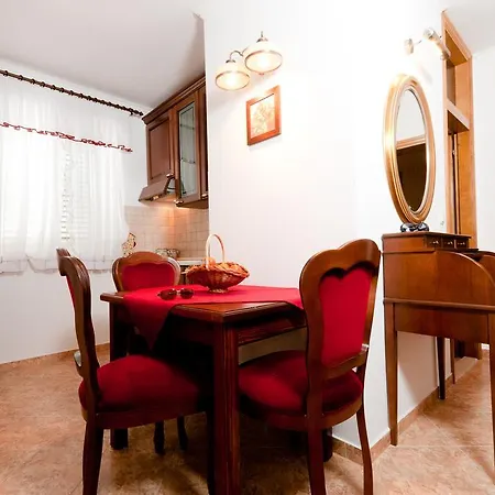 Apartment Barba Petra Dvori